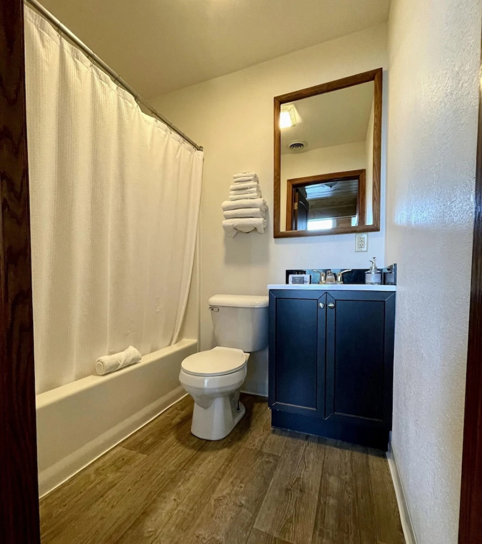 Hanging Horn Lakeside Resort