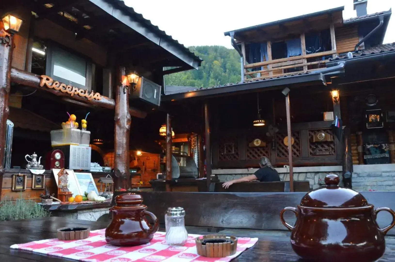 Rooms and Apartments Neron