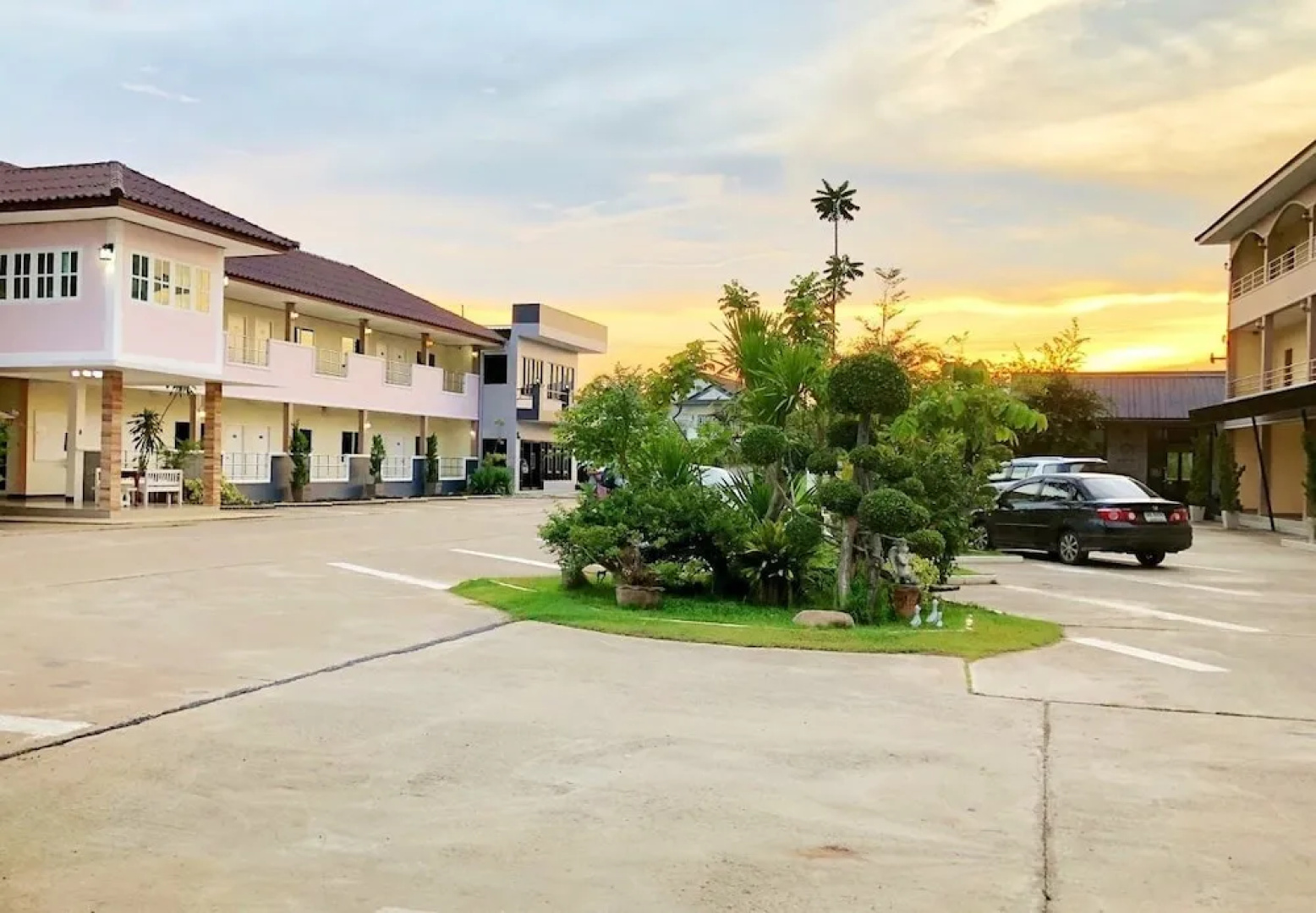 Worachat House