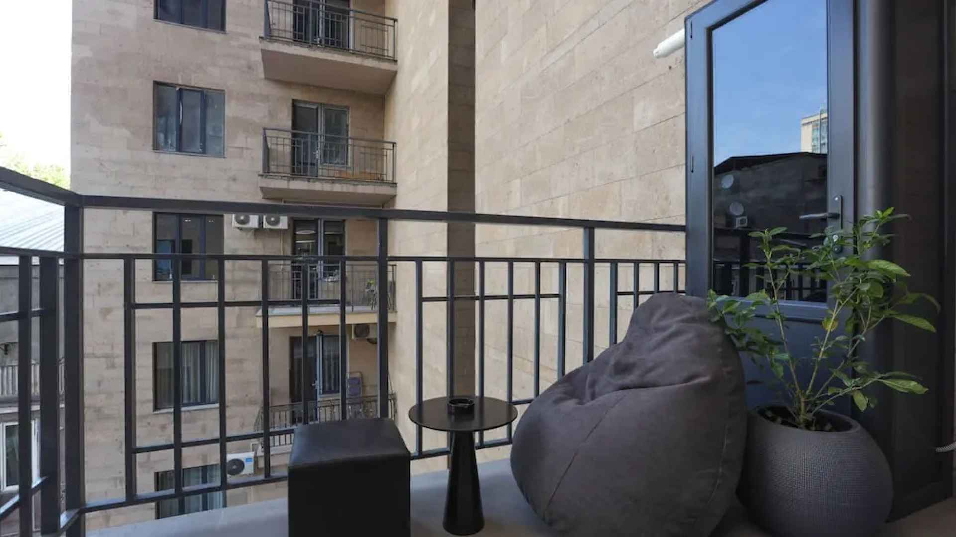 Stay Inn на ул. Бузанда, 97-11