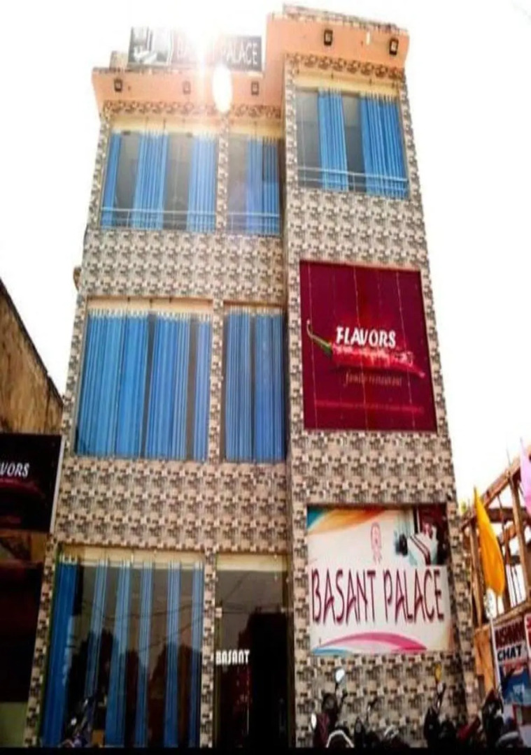 Hotel Basant Palace