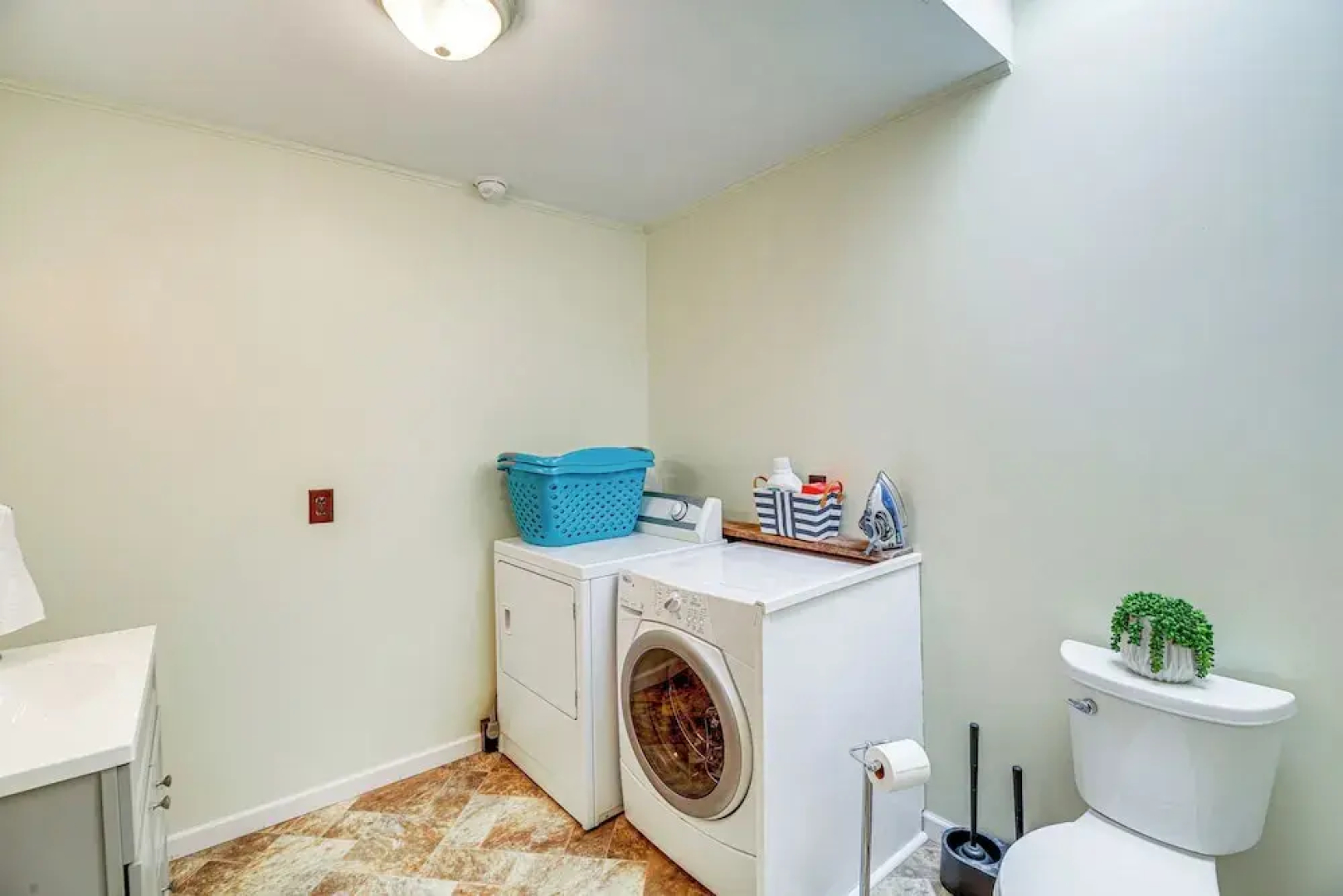 Walkable Townhome: 'M on Main' in Wytheville