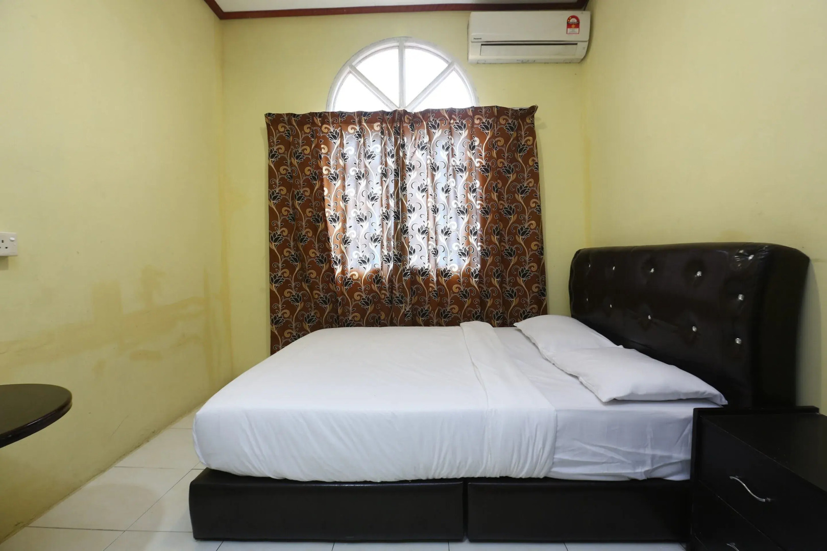 OYO 89819 Raz Hotel Kelulut