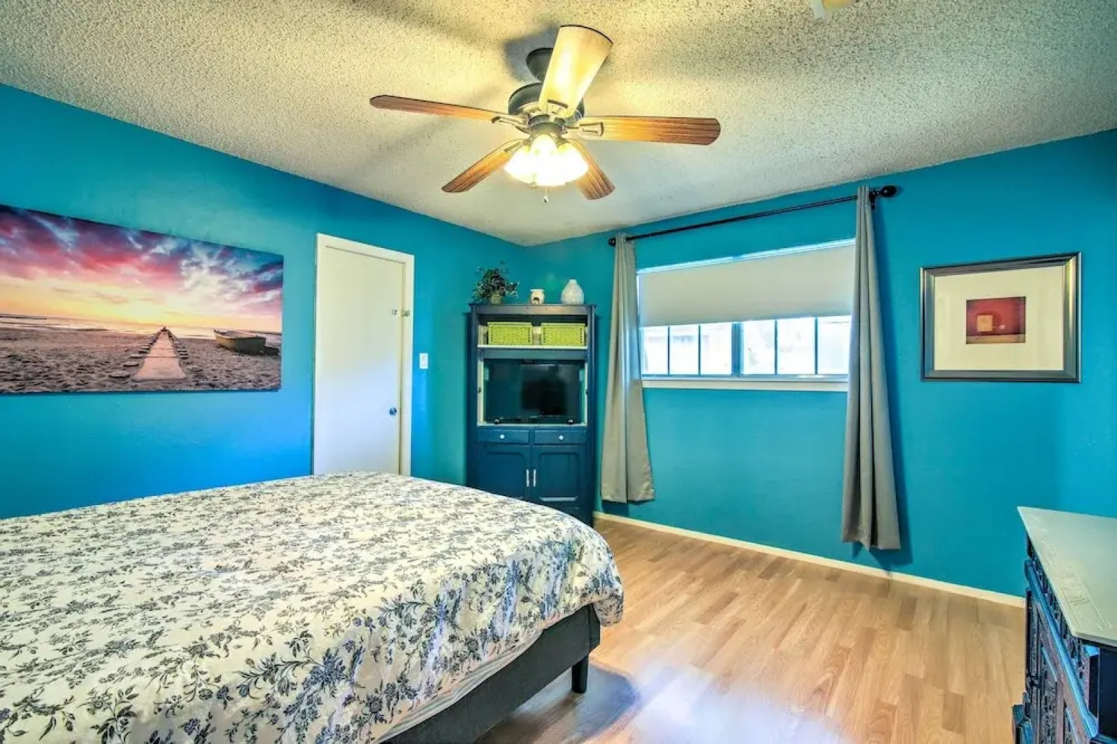 Vibrant Kingsland Retreat w/ Waterfront Views