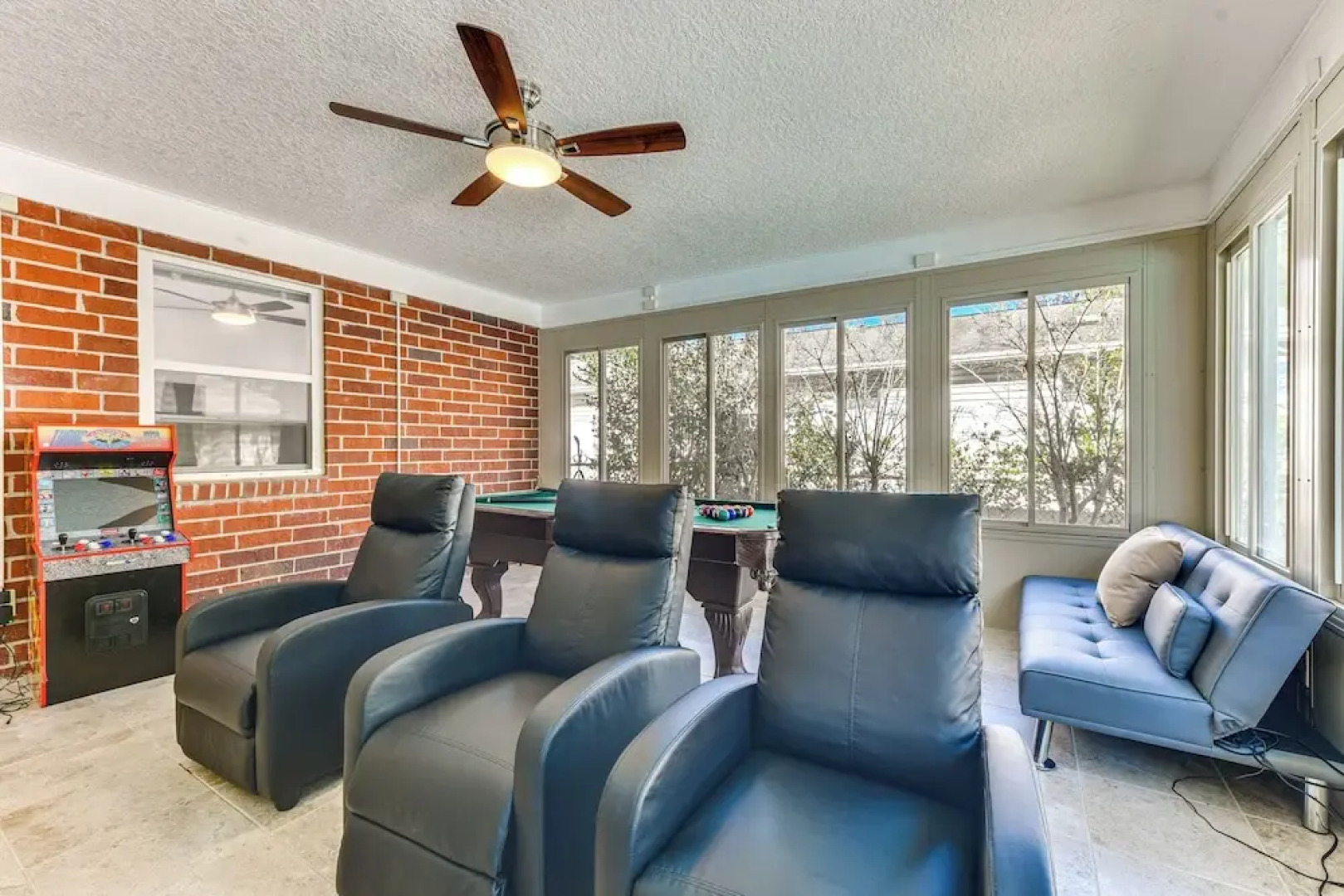 Spacious Jacksonville Home: 6 Mi to Downtown!