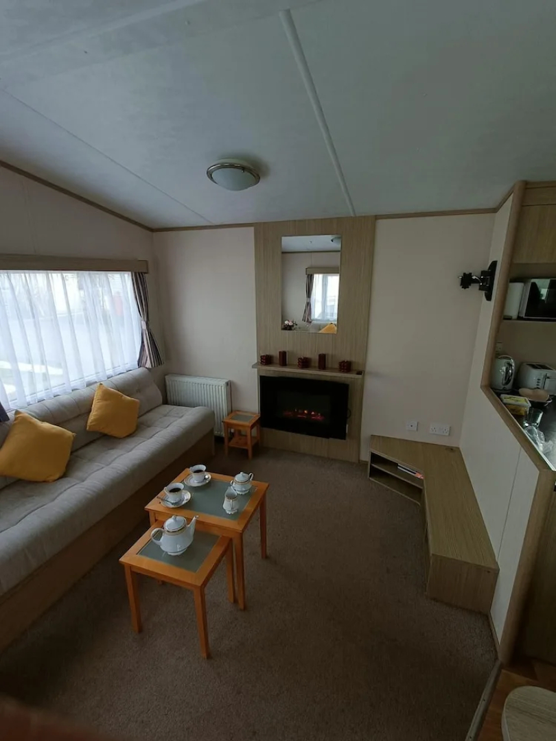 3 Bed, Sleeps 6, Parking