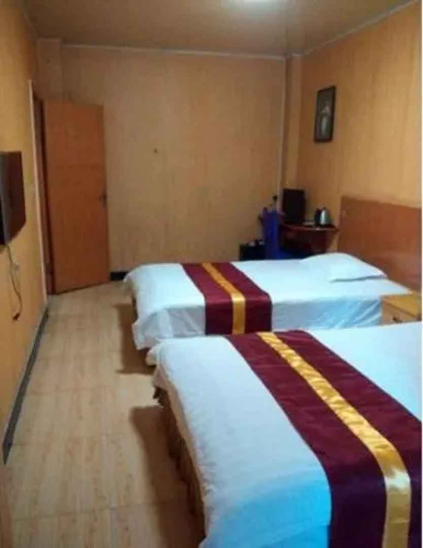 Yinlong Business Inn