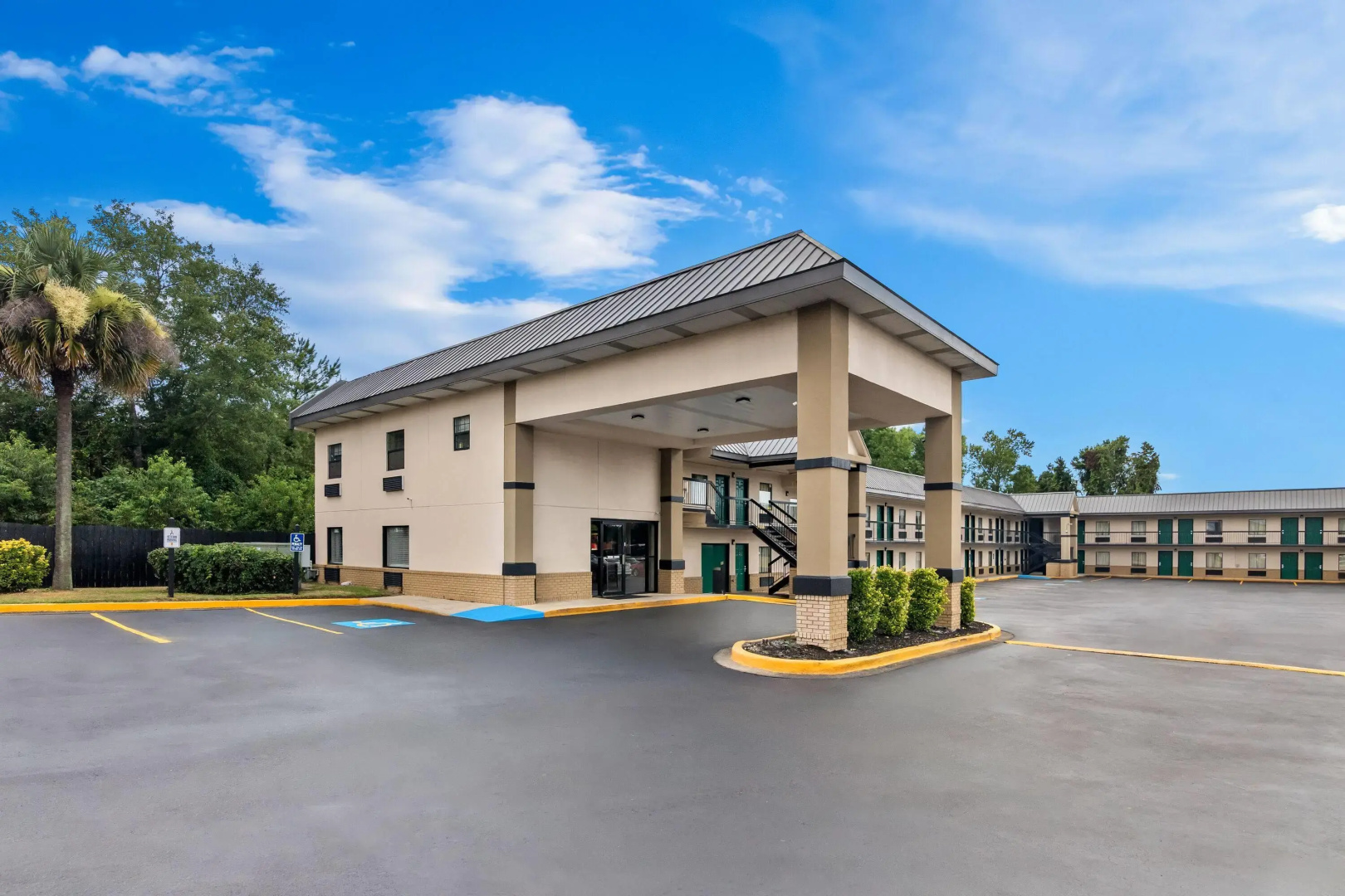 Super 8 by Wyndham Columbia