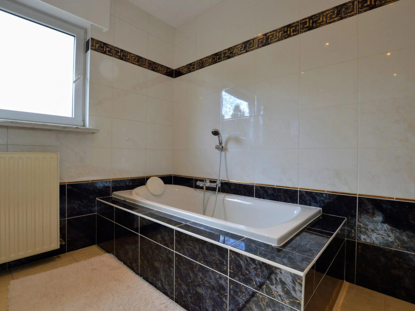 Spacious villa in Zingem with garden