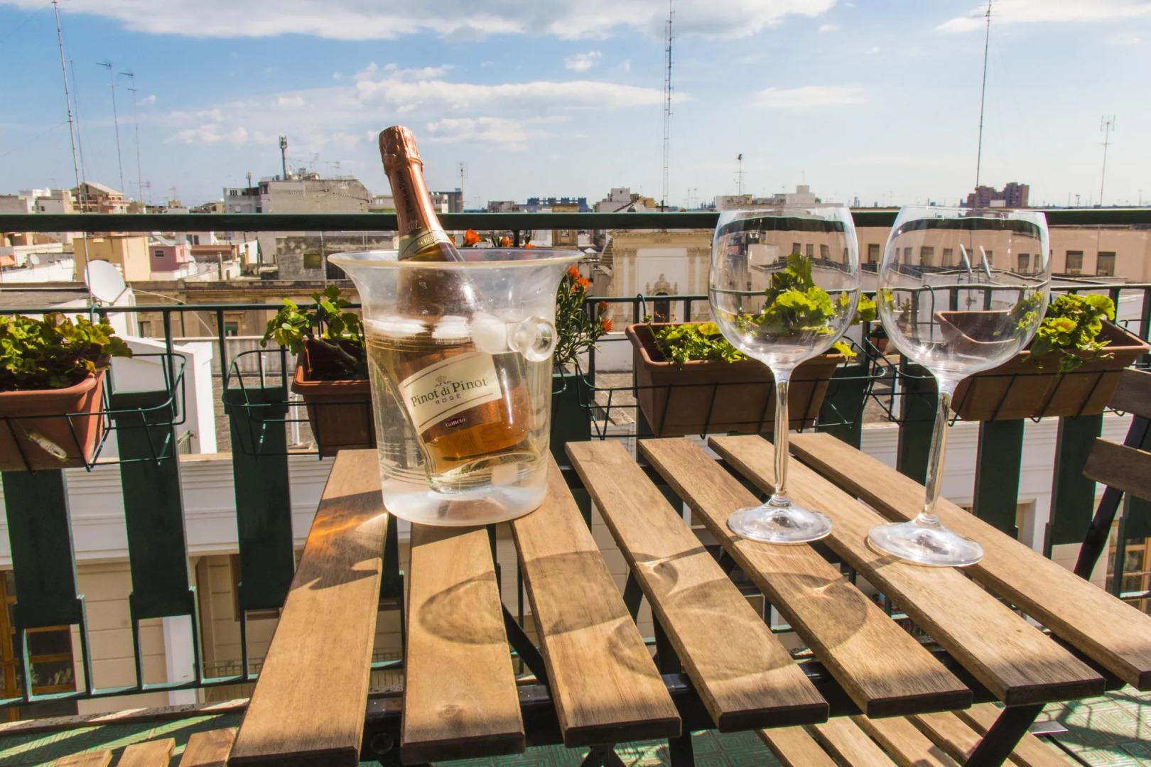 Penthouse Station Luxury Suites & Apts