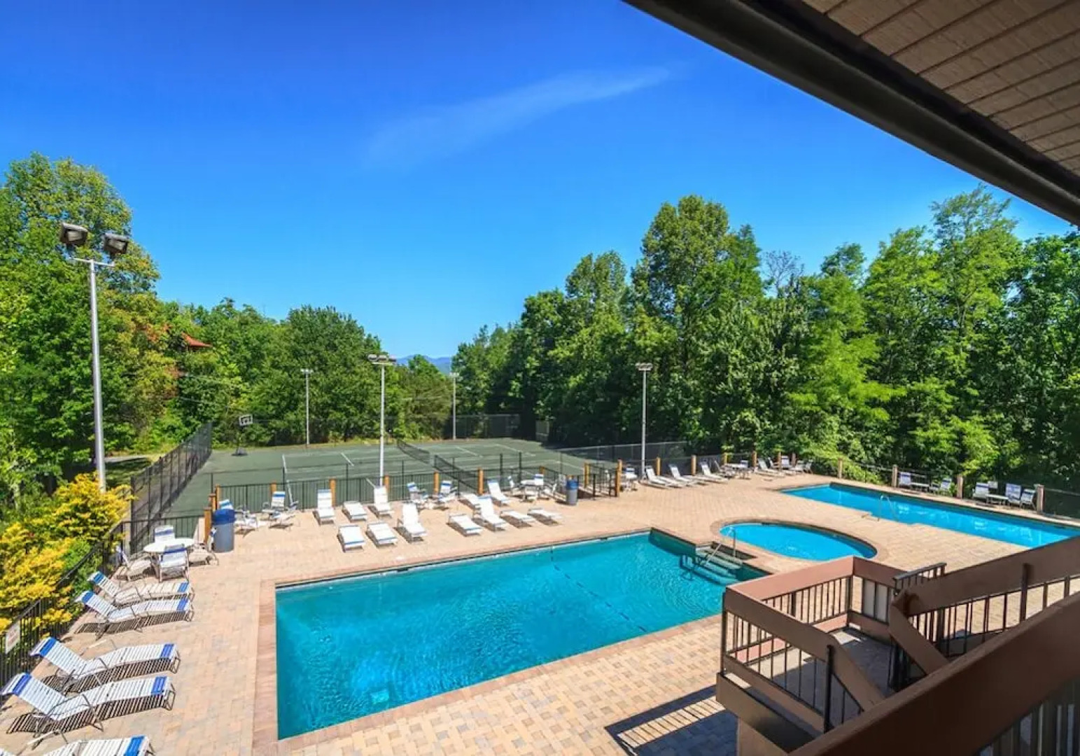 Hello Smokys - Two Bedroom Cabin