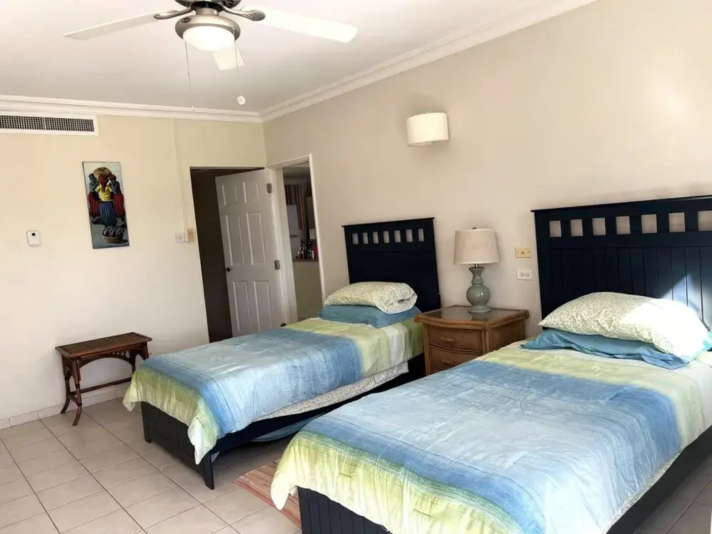 Rockley Golf 810 is a 2 Bedroom, 2 Bathroom 1st Floor Apartment With Pool