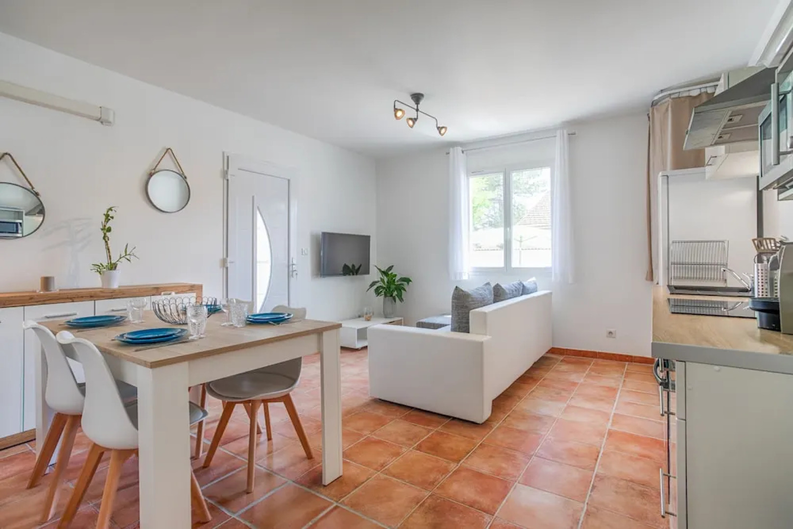 Relax piscine pétanque sauna jardin