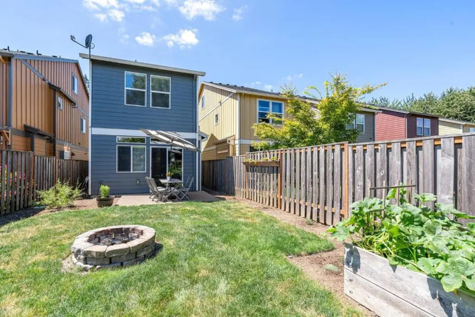 Modern home, Four bedrooms, King Beds