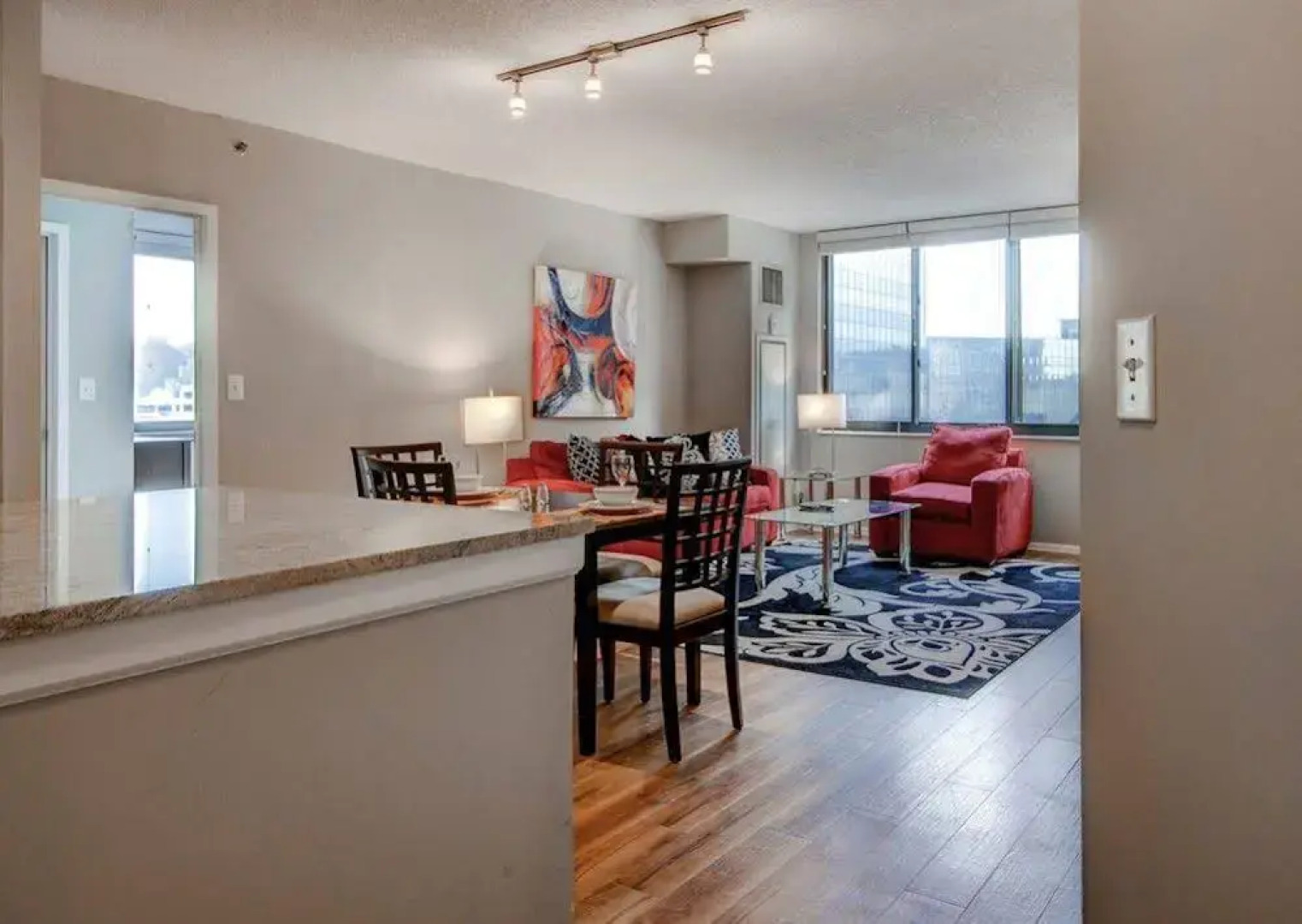 Global Luxury Suites in White Plains