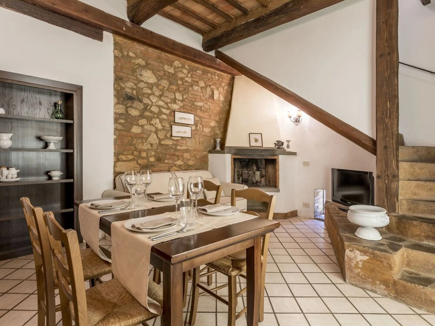 Spacious Holiday Home in Sovicille With Swimming Pool