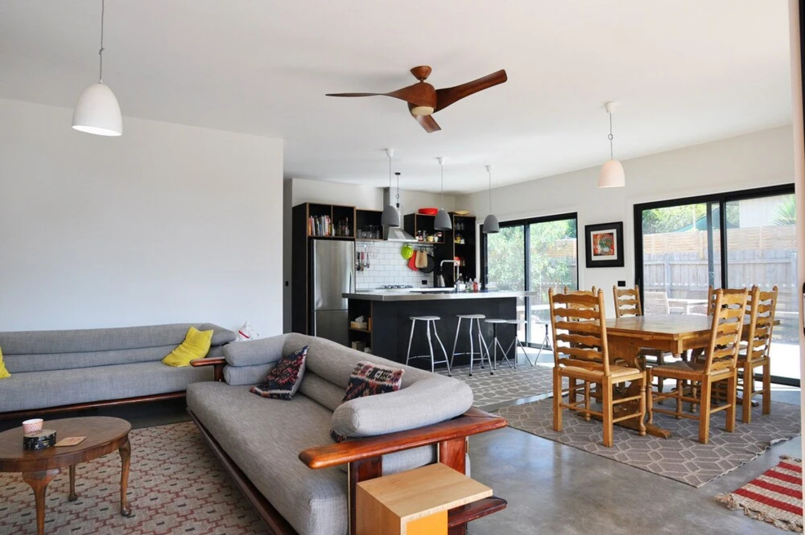 Armstrong'S - Close To Beach