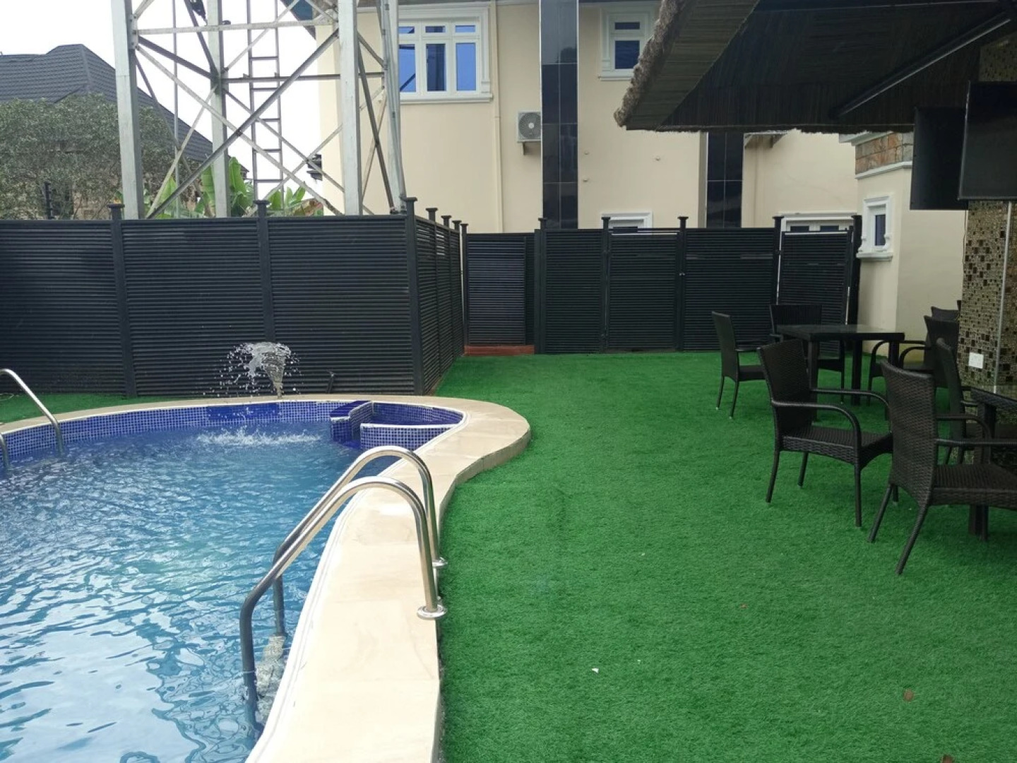 Victoria Inn Hotel & Suites