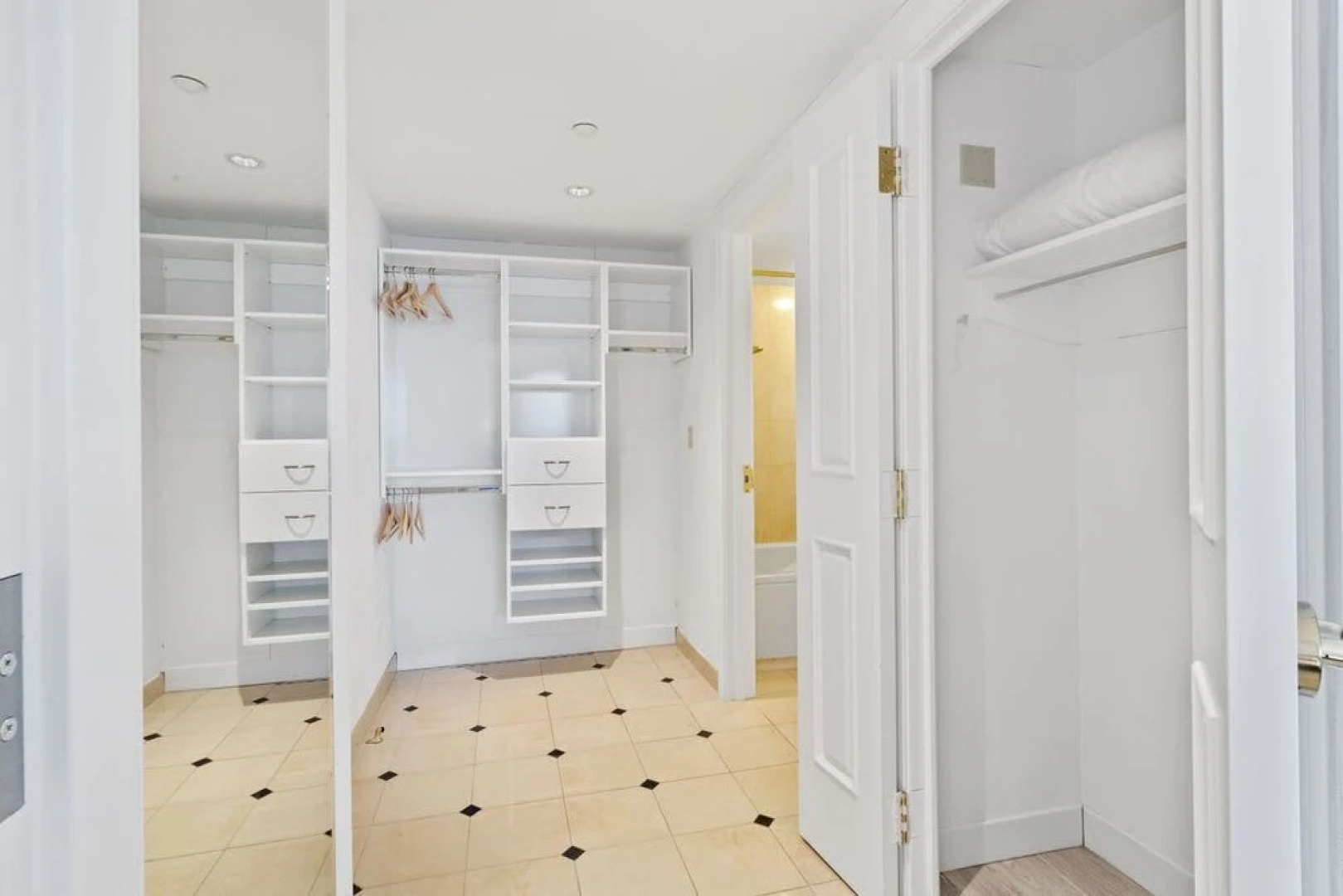 Beachfront 2Br 3Ba Condo By Cozysuites