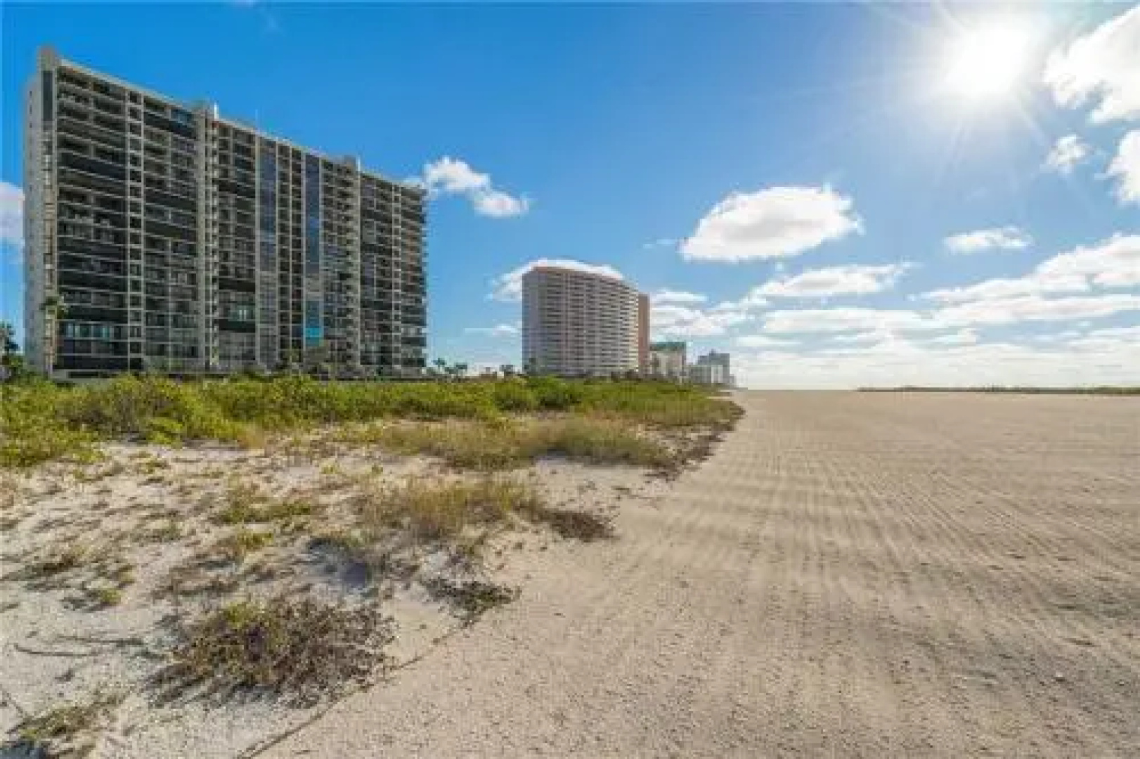 Harbour Light Towers 1603 2 Br condo by RedAwning