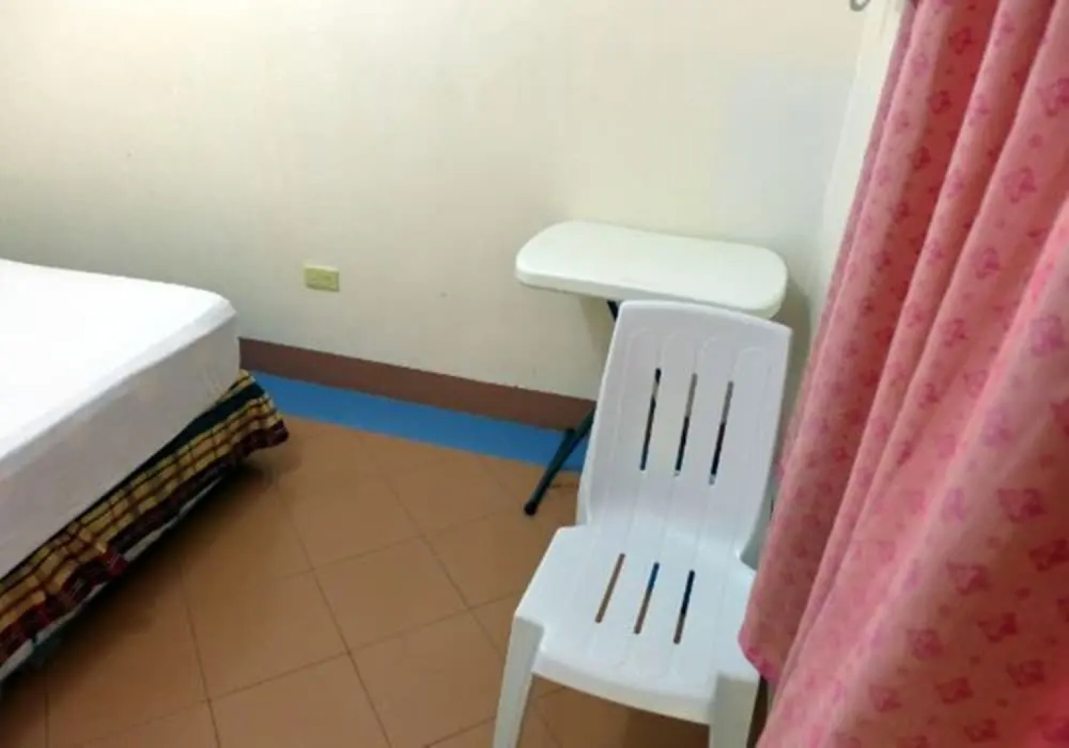 Famous Pension House II