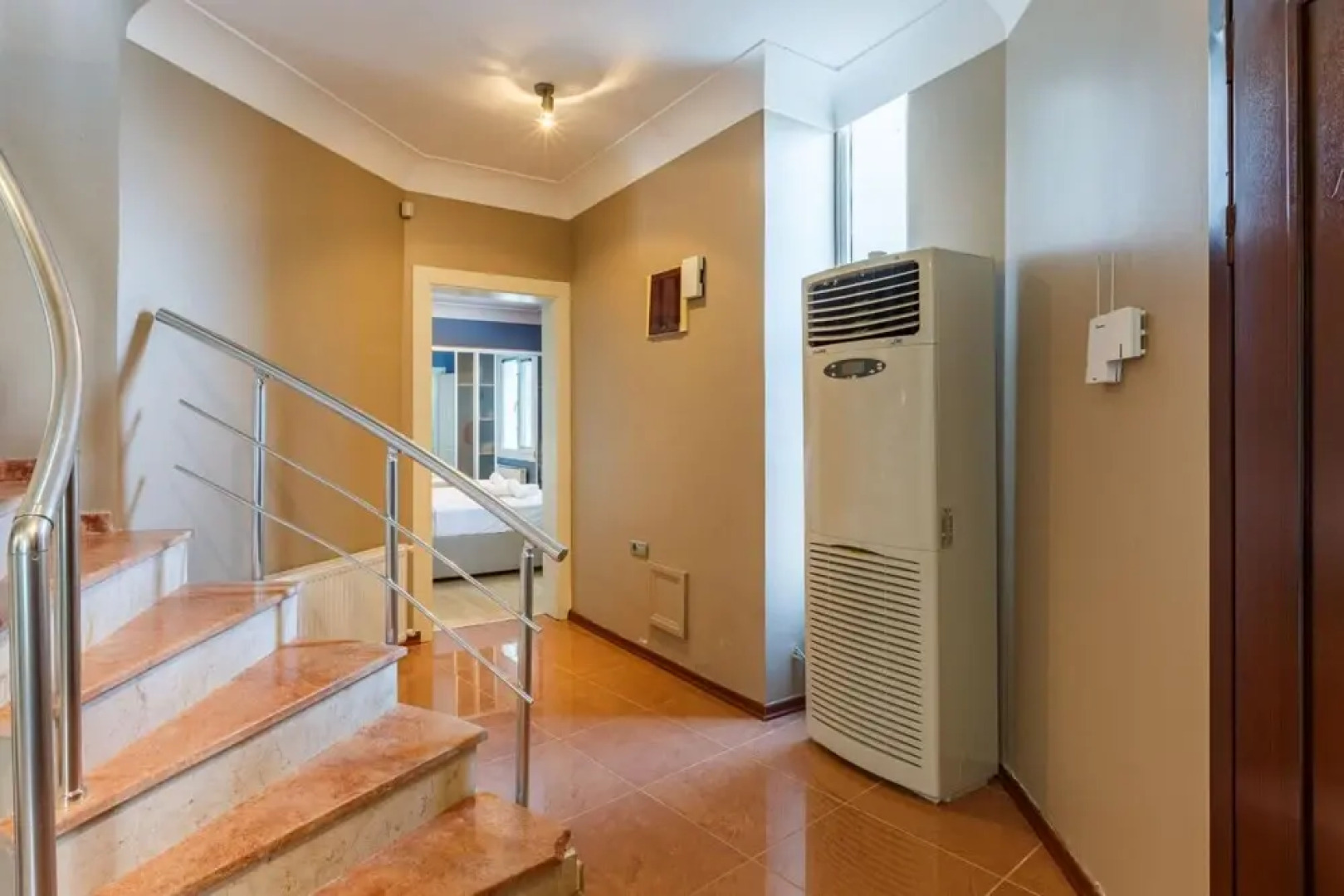 Charming Villa With Pool and Garden in Gebze