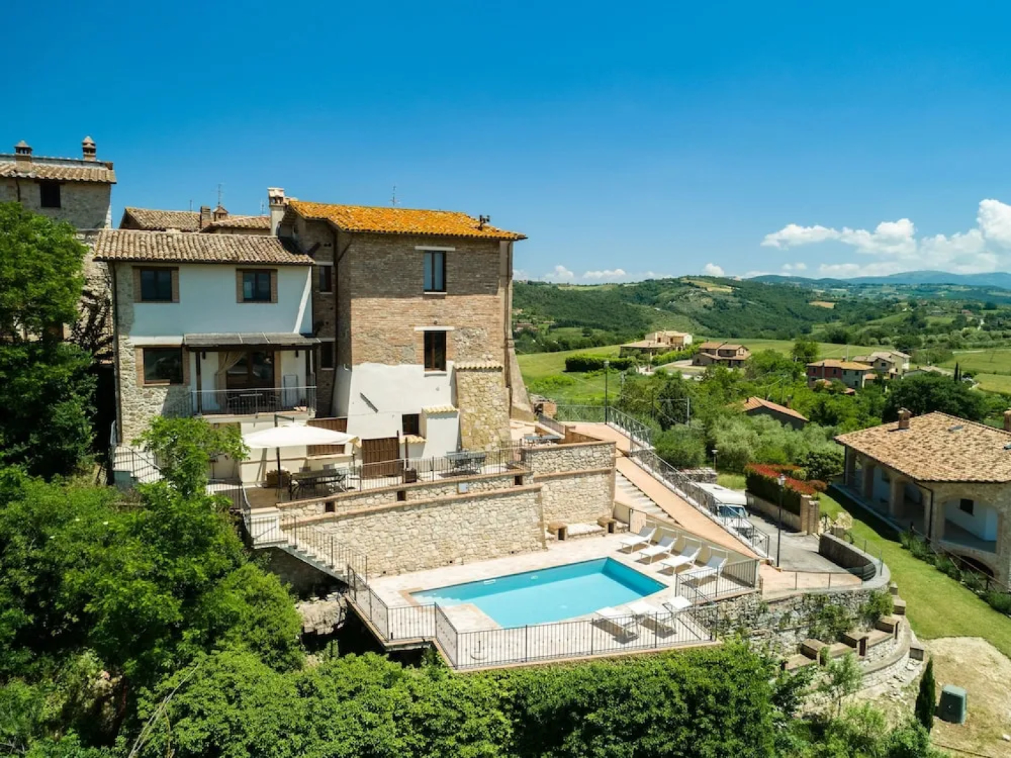 Premium Mansion in Umbria With a Pool