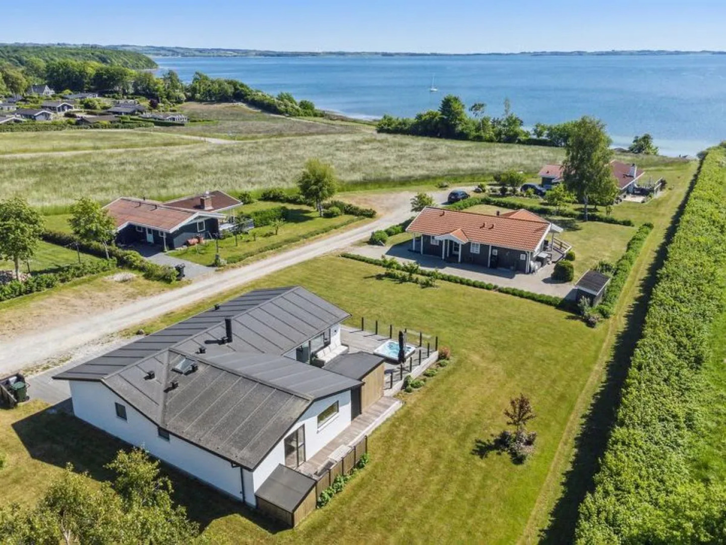 "Niska" - 200m from the sea in Djursland and Mols