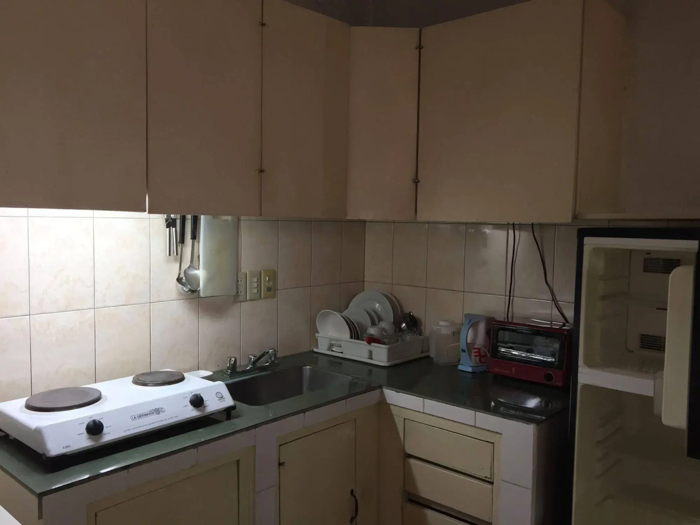 ZEN Rooms Broadway Court QC