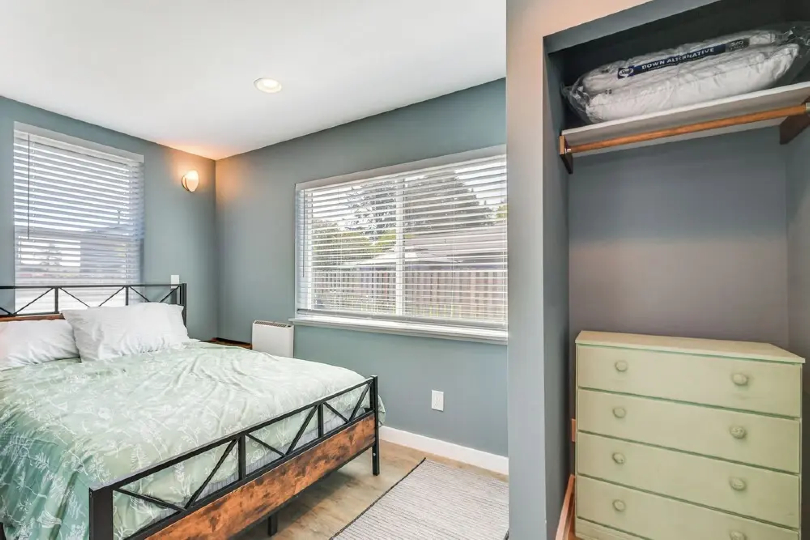 Pet-friendly Moclips Home: Walk to Mocrocks Beach!