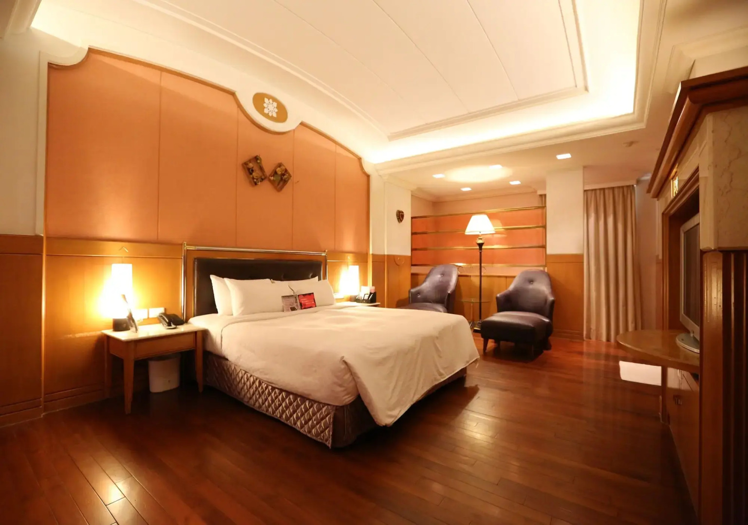 Royal Group Motel Tainan Branch