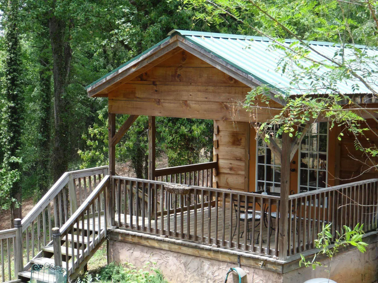 Engadine Inn & Cabins