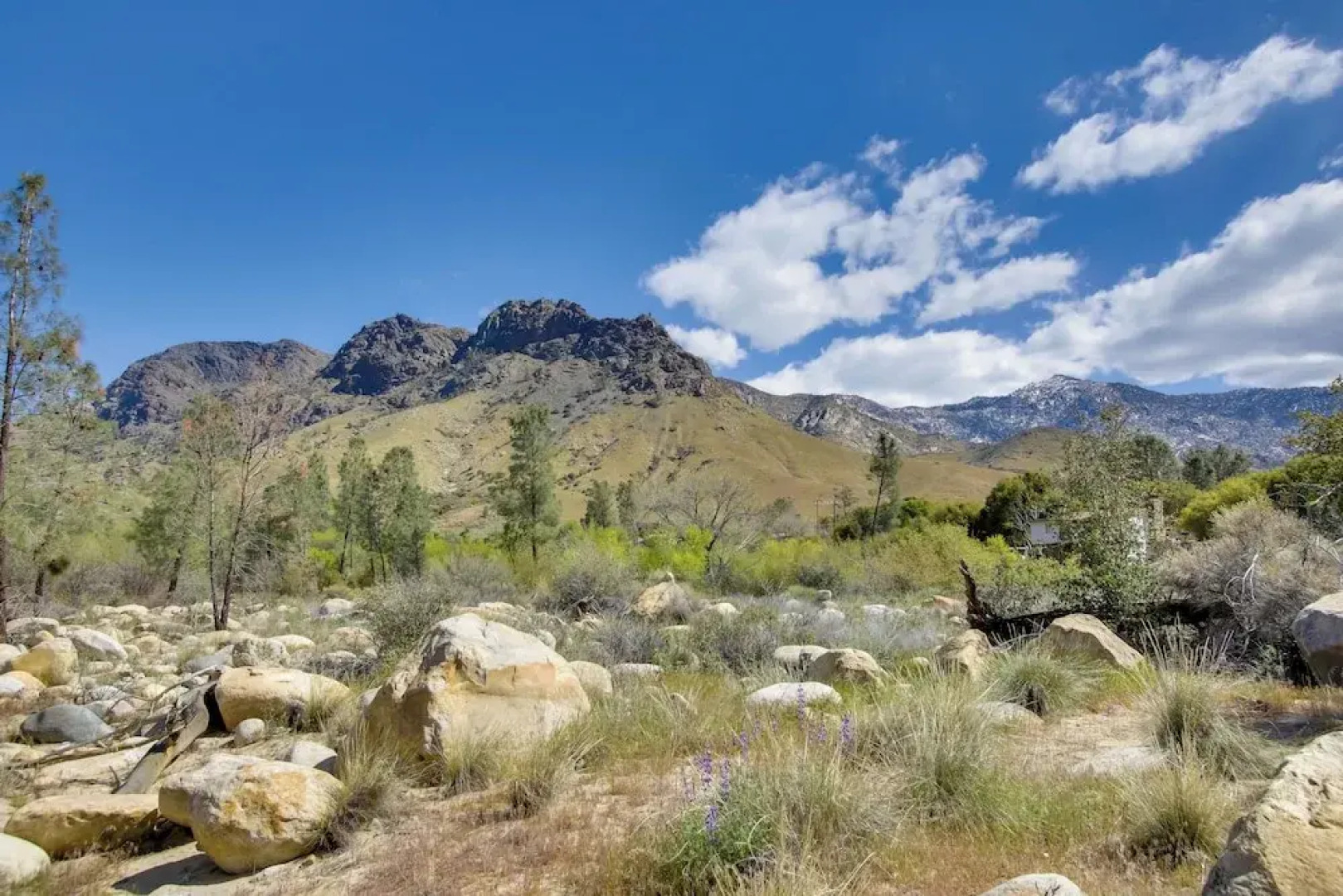 Walk to Riverfront Beach: Kernville Escape