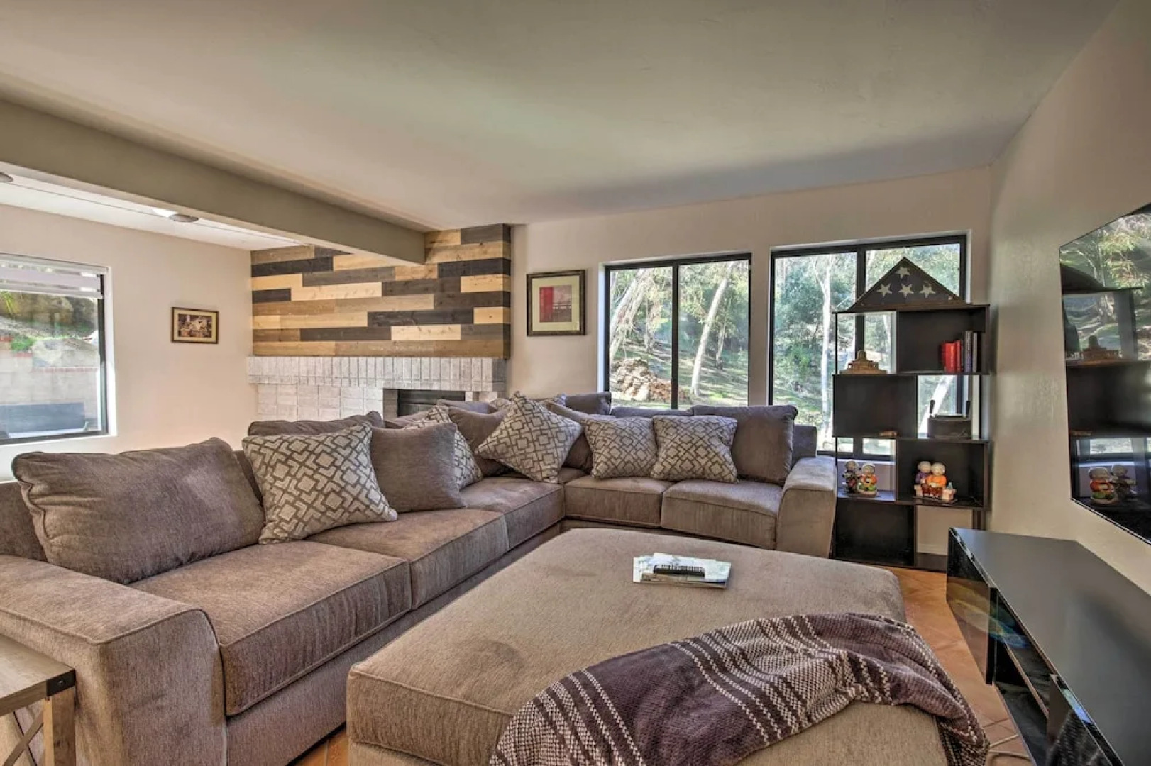 Spacious El Cajon Villa - 14 Mi to Downtown!