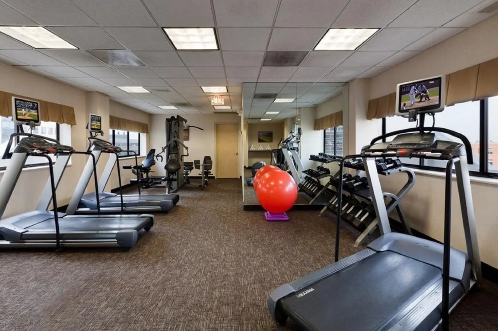 Holiday Inn & Suites Chicago - Downtown by IHG