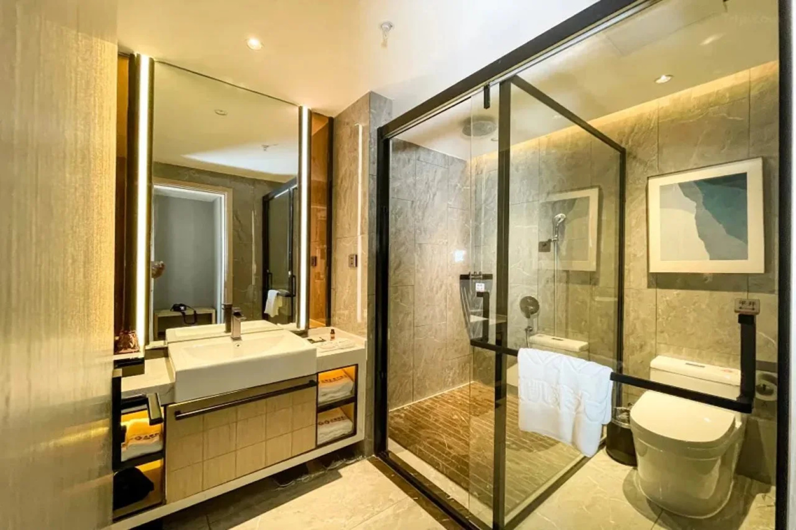 Gloria Grand Hotel Yong shun