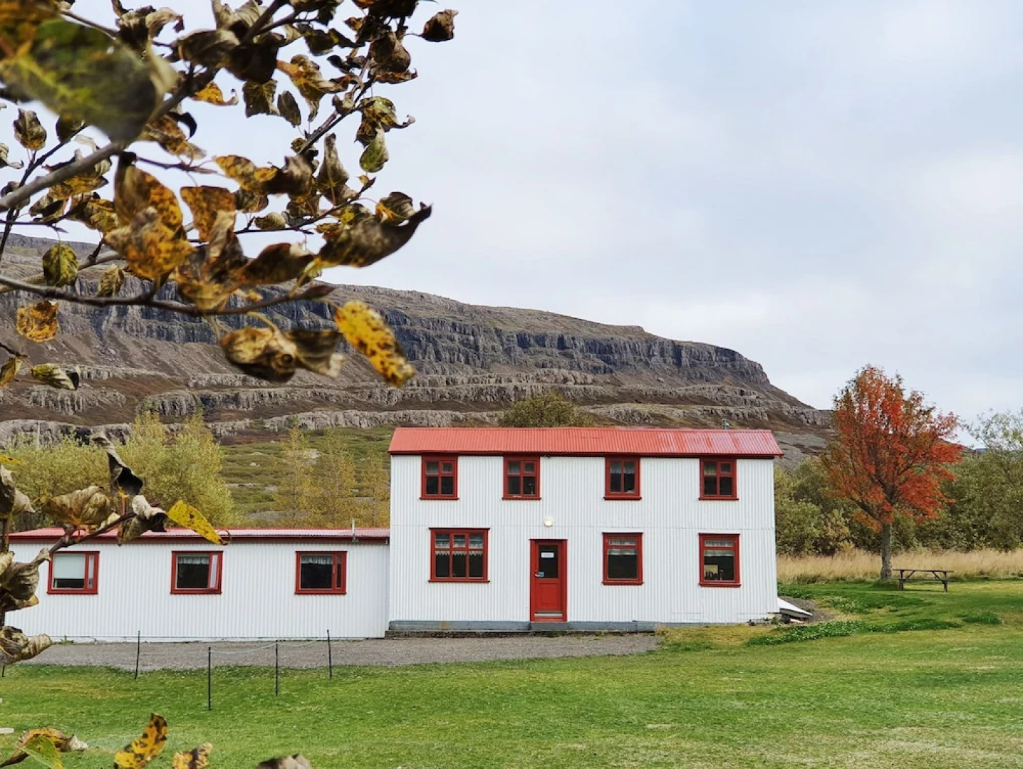 Fossardalur Guesthouse - Hostel