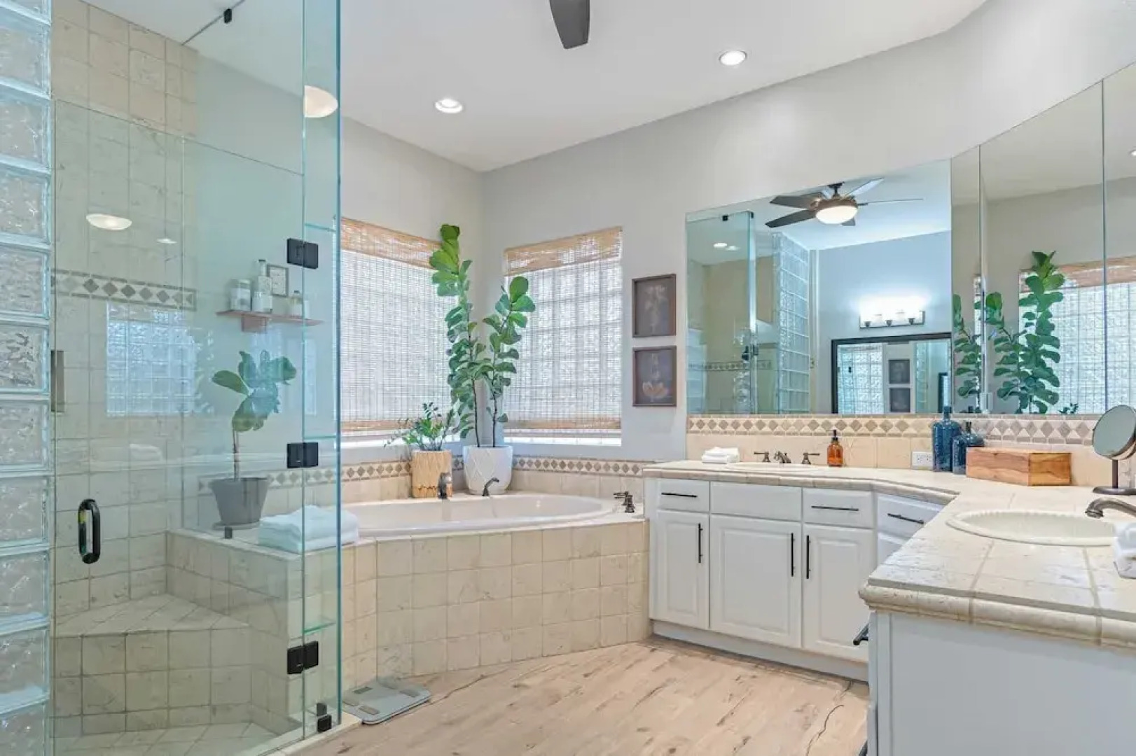 41 Palms Estate by Avantstay Indoor Pickleball, Pool, Hot Tub, Outdoor Kitchen