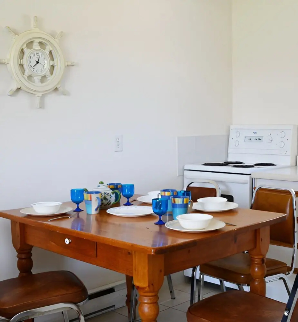 Lions Head Beach Motel & Cottages