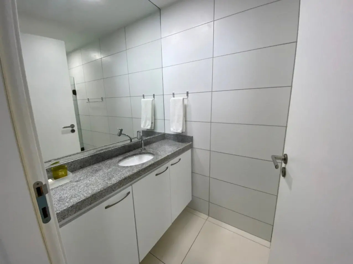 Laguna Beach Flat by AFT