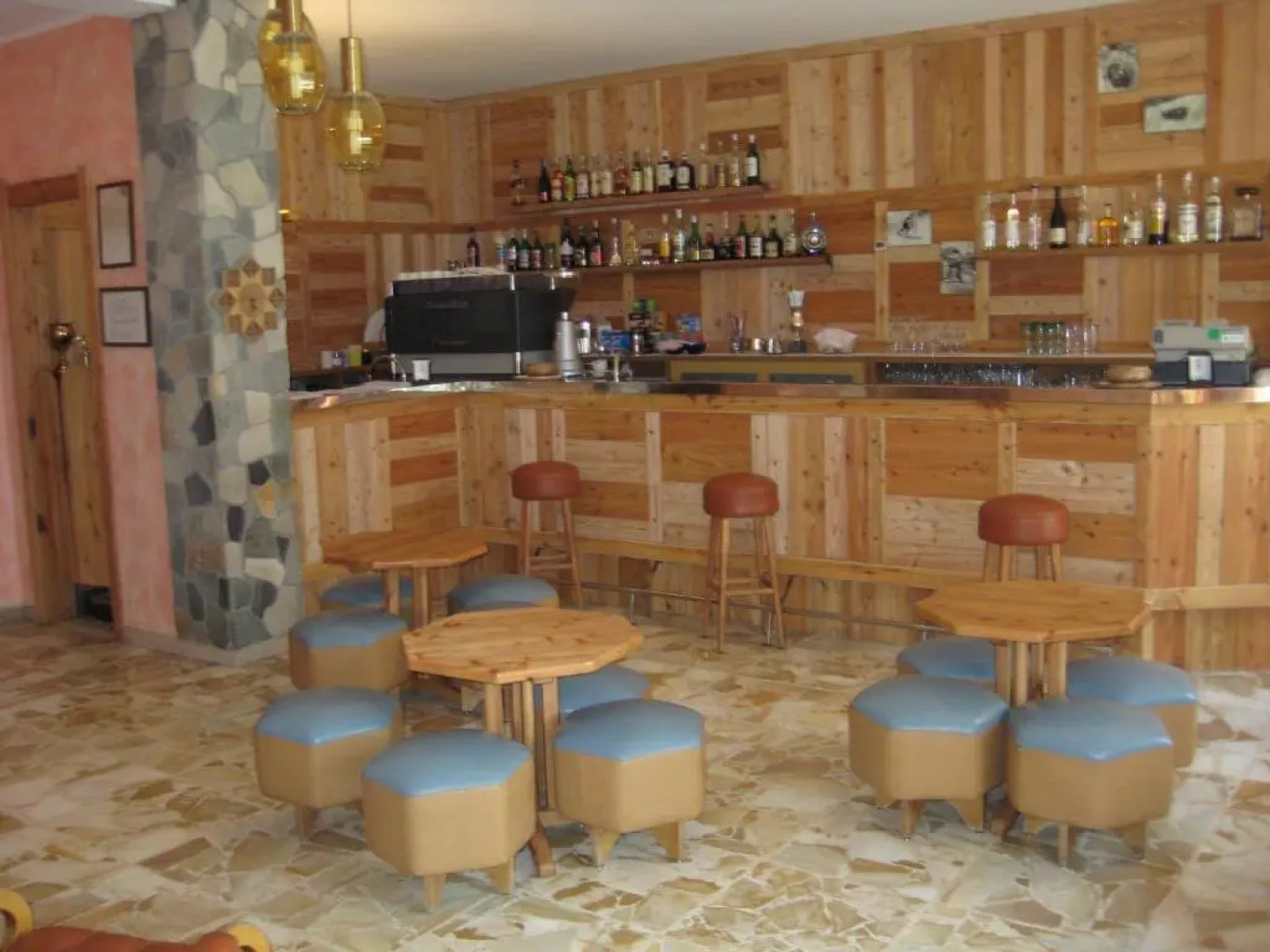 Hotel Holiday Debili