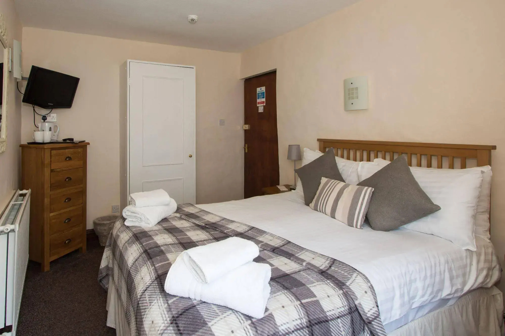 The Wheatsheaf Inn