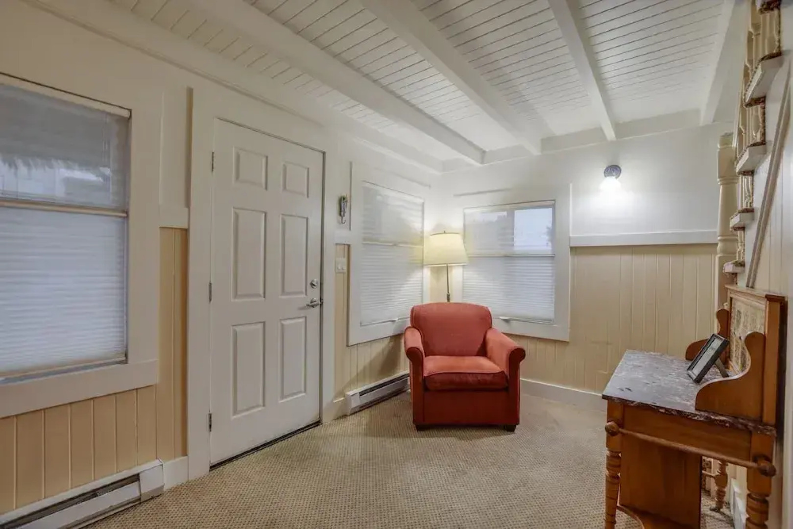 The Waves/The Argonauta Inn/The White Heron Lodge