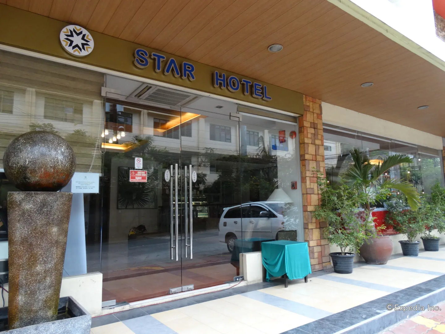 Star Hotel