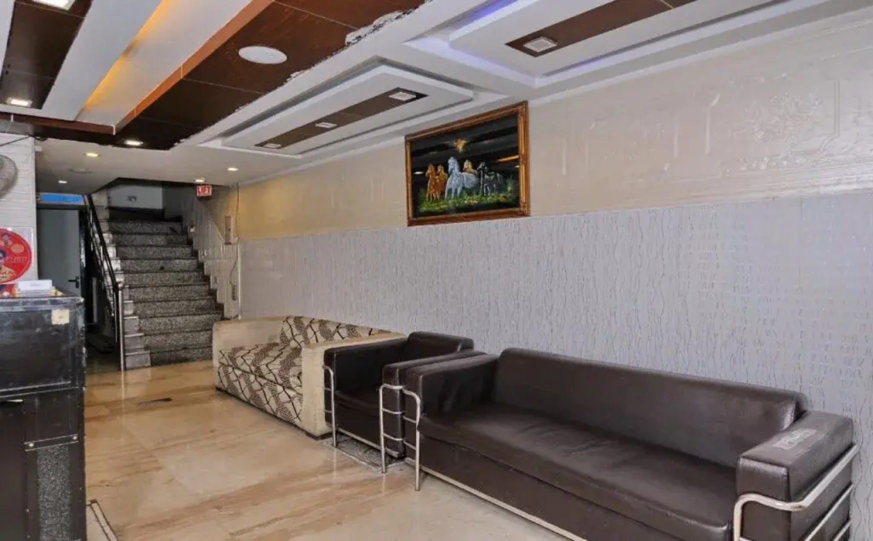 RB Grand Residency by OYO Rooms