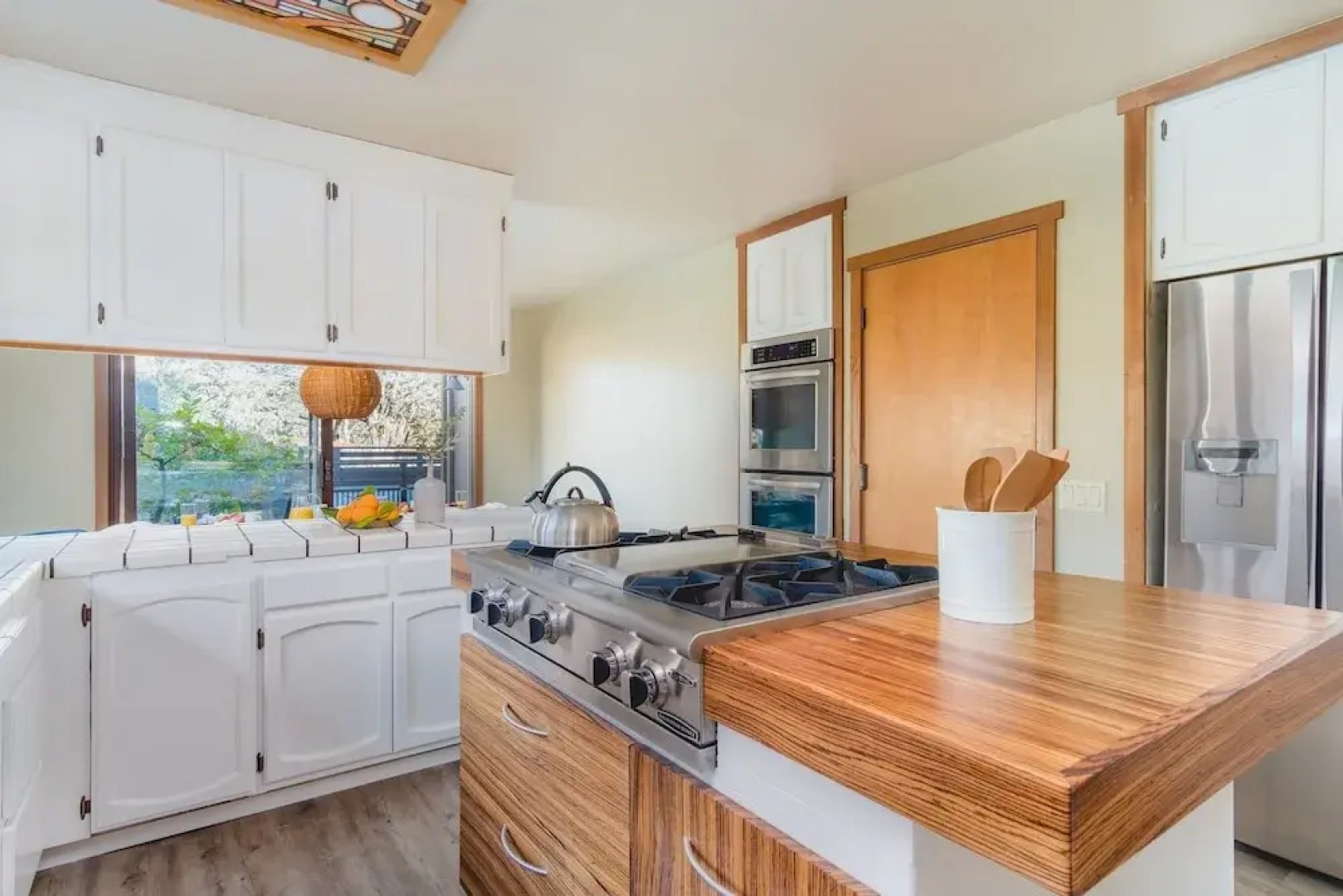 Gable by Avantstay Beautiful 3 5 Acre Oasis w Gorgeous Views Pool Hot Tub