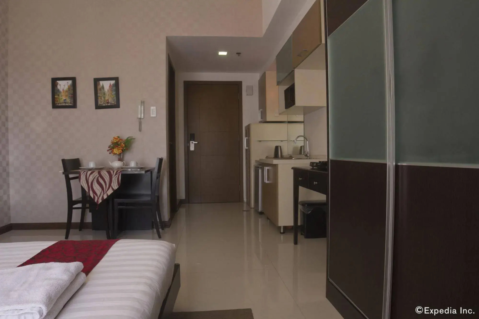 Sunshine City Suites
