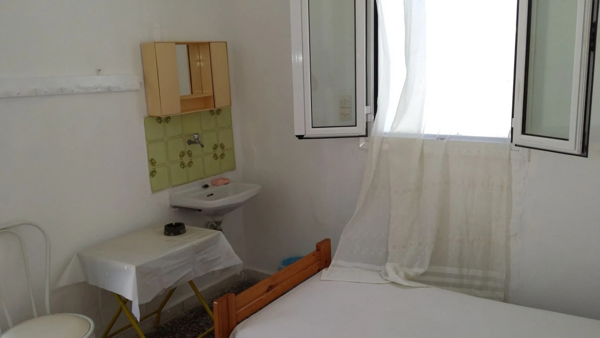 Grandma Vasiliki Rooms To Let