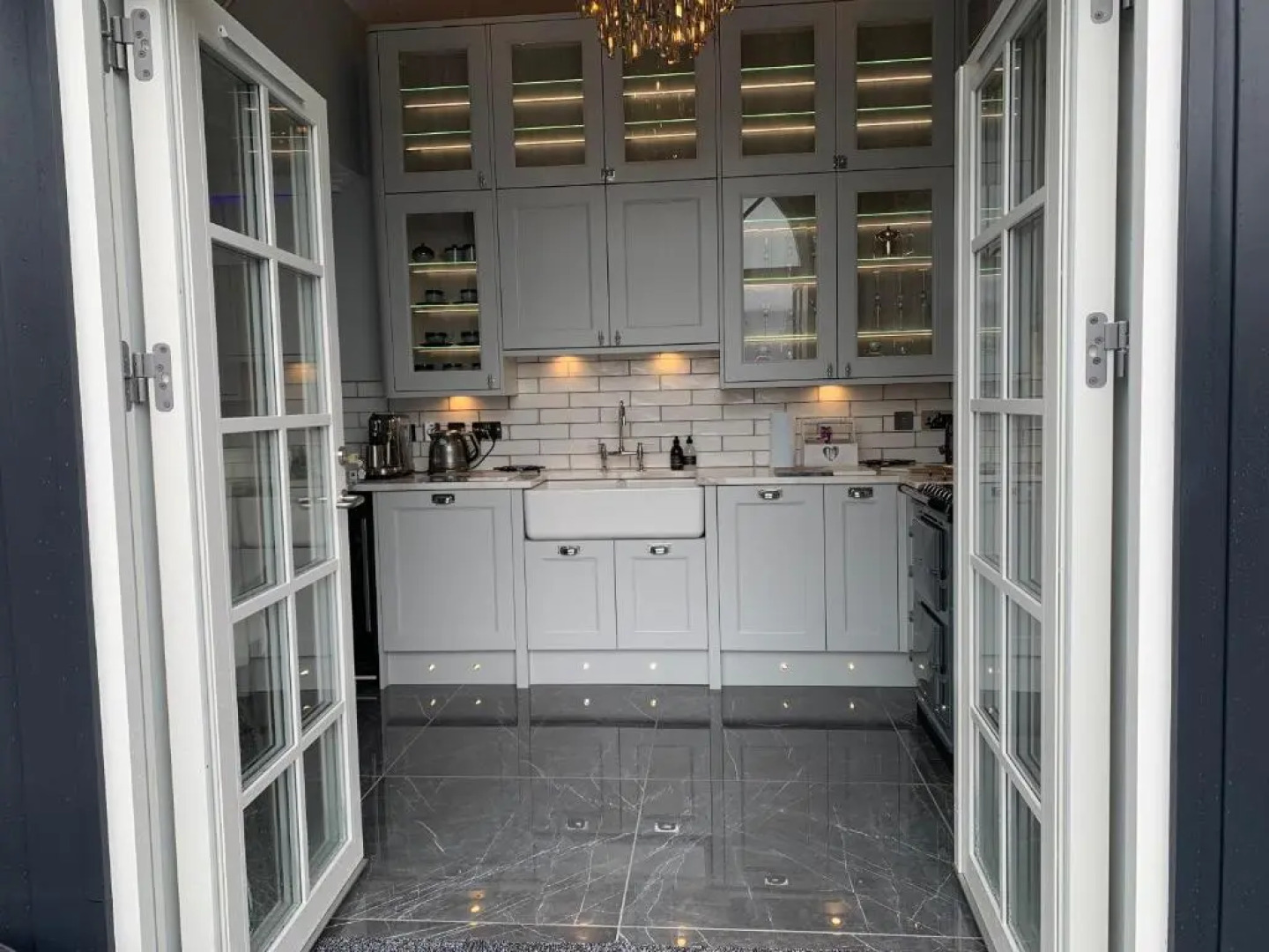 Little Fox Lodge Hideaway Glencoe - 5 Star with Hot Tub overlooking Loch Linnhe