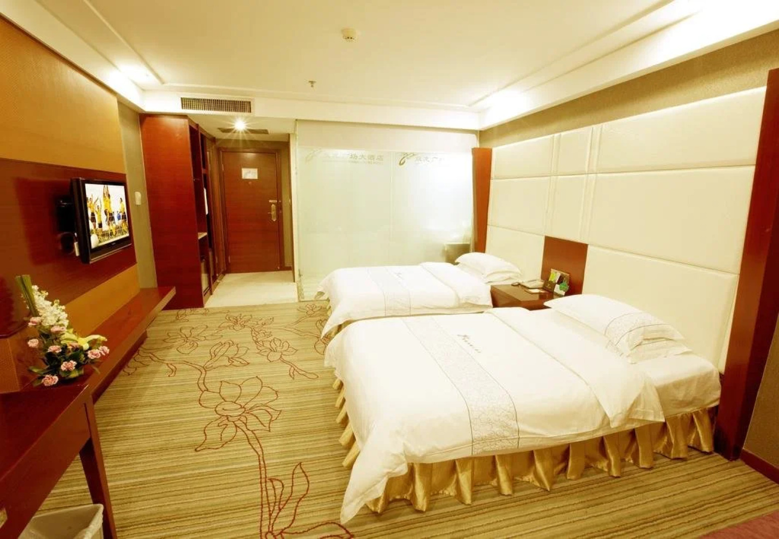 Shuanglong Plaza Hotel